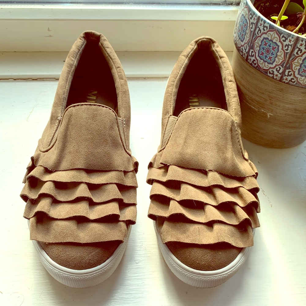 Mia size 8 Margaret slide ons